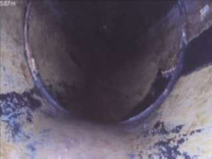 בדיקת מצלמה בקו ביוב אחרי שטיפה